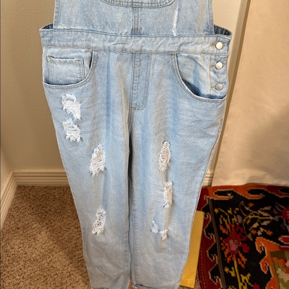 Forever 21 Bib Overalls - Picture 2 of 2
